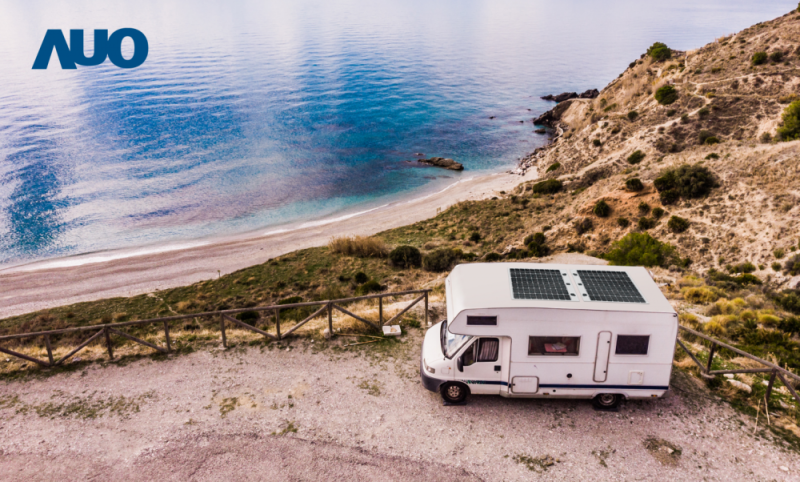 「可撓輕量化太陽光電板SunCurva」使用輕量特殊耐候型複合板取代傳統太陽能板的玻璃前板，不僅降低70%重量，每米平方僅3Kg；具有抗衝擊性能及通過電磁相容性測試，可應用於交通運輸工具，如露營車、遊艇等